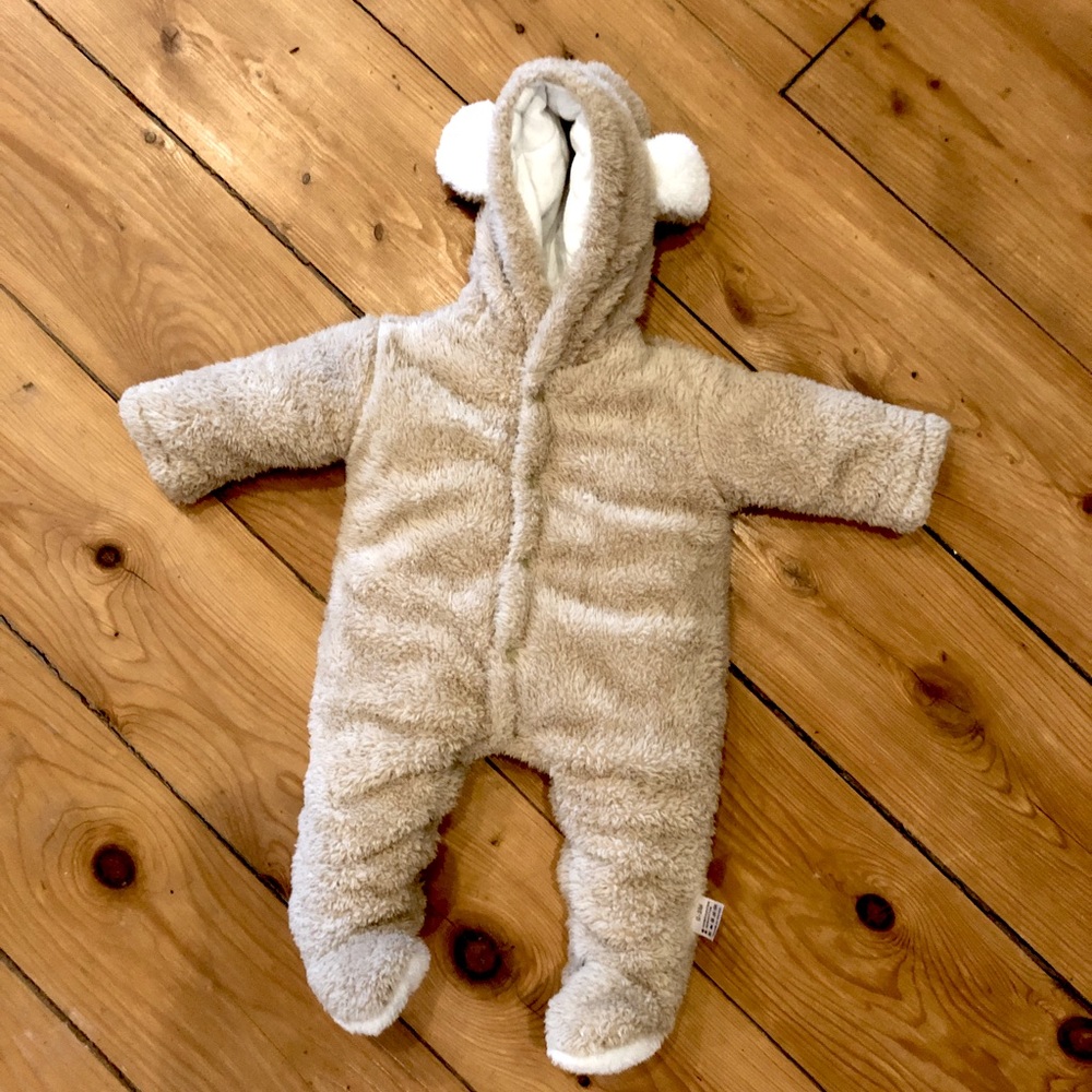 Snuggly baby snowsuit 0-3 month